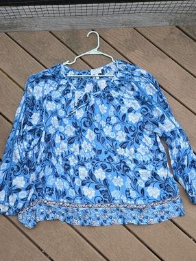 sofia by sofia vergara Blue Floral Tie-Neck Tunic